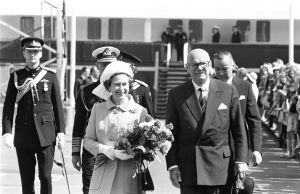 Englannin kuningatar Elisabeth II ja presidentti Urho Kekkonen (1976).
