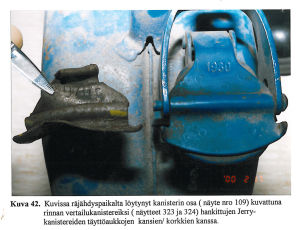 En bit av locket till en bensindunk, som jämförs med en annat lock till en bensindunk.