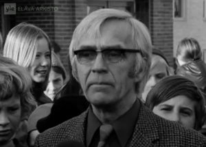 Pirkkalan kirkonkylän ala-asteen rehtori Väinö Lemponen (1973).