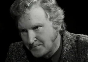 Kouluhallituksen pääjohtaja Erkki Aho (1975).
