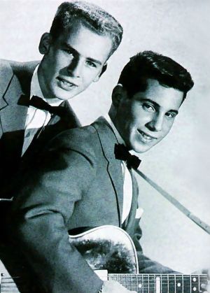 Paul Simon och Art Garfunkel som femtonåringar. Då kallade de sig Tom & Jerry. Paul Simon och Art Garfunkel som tonåringar 1957