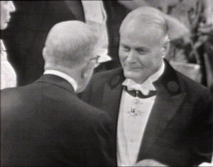 Ragnar Granit vastaanottamassa Nobel-palkintoa 1967 Ragnar Granit vastaanottamassa Nobel-palkintoa 1967