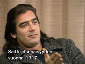 Wiseguy-tähti Ken Wahl tiesi myös Suomesta. Tv-tähti Ken Wahl lehdistötilaisuudessa Suomessa vuonna 1991.