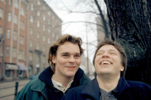 Teemu Luotola (Ville Keskilä) ja Janne Mäkimaa (Misa Nirhamo) vuonna 1995.