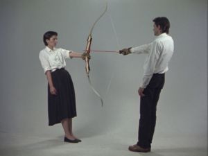 Ulay/Marina Abramović, Rest Energy, 1980 Marina Abramovićin ja Ulayn performanssikuva vuodelta 1980.