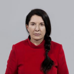 Marina Abramović, The Artist is Present, Performance, 3 månader, The Museum of Modern Art, New York, NY, 2010 Marina Abramovićin performanssikuva vuodelta 2010.