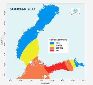 Kartan visar var risken för algblomning är störst. Kartan visar att risken för algblomning är störst på Finska viken och minst i Bottniska viken.