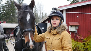 Kuvassa Vilma Haavisto (Rosa Hautala)