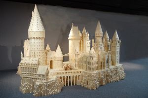 En miniatyrmodell av slottet Hogwarts som förkeommer i serien om Harry Potter. Miniatyr av slottet Hogwarts.