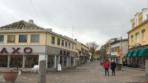 Gågatan i Pargas med Axos bageributik
