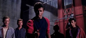 Bernardo ja verinen veitsi Bernardo (Richard Beymer) pitelee veristä veistä elokuvassa West Side Story