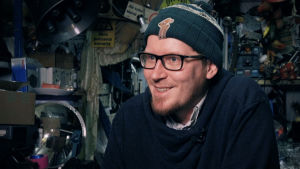 Antti Ahonen hymyilee.