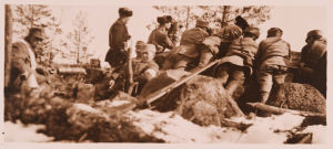 Valkoisten kuularuiskuasema Mäntyharjulla 6. huhtikuuta 1918. Kuularuiskuasema "Pääkallovuorella" Mäntyharjulla Turkinkylän taistelupäivänä 6.4.1918.