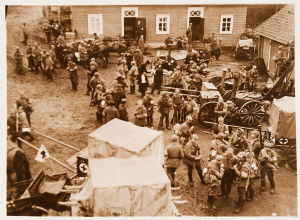 Valkoisten pataljoonan kuormasto saapumassa Liimatan kartanoon lähellä Viipuria 28.4.1918. Pataljoonan kuormasto saapumassa Liimatan kartanoon 28.4.1918 lähellä Viipuria.