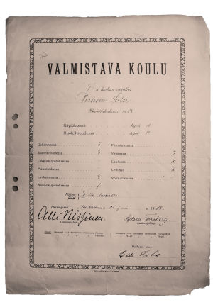 Pirkko Solan ensimmäinen koulutodistus keväältä 1918. Pirkko Solan 1. luokan todistus Alli Nissisen valmistavasta koulusta 25.5.1918.