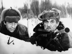 Teiden vartiointi – Oleg Borisov ja Fjodor Orinokov Solomin (Oleg Borisov)ja oikealla Jerofeits (Fjodor Odinokov) elokuvassa Teiden vartiointi