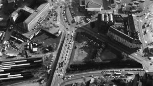 Flygfoto över VR:s magasin och början av Mannerheimvägen från 1970.