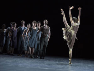 Ballet Rheinin “Petit Messe solenelle“ -esitys. Ballet Rheinin “Petit Messe solenelle“ -esitys.