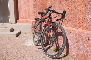 Man kan lämna cykeln vid Hangös vattentorn och promenera den sista biten upp för att sedan njuta av landskapet.