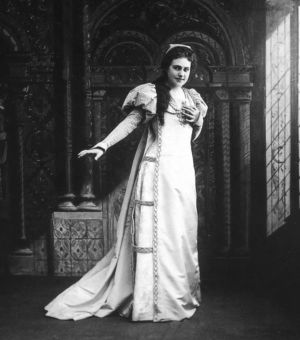 Oopperalaulaja Aino Ackté vuonna 1898