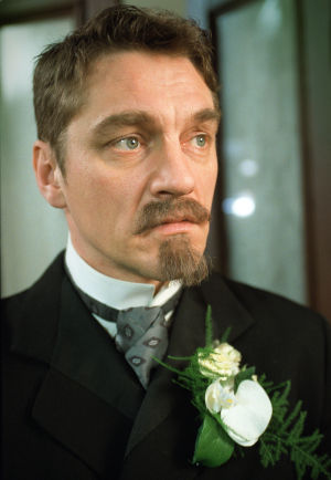 Ville Virtanen (Juhani Aho)  tv-draamassa Venny (2003).