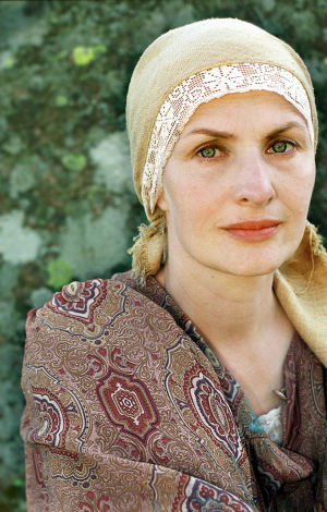 Sara Paavolainen (Venny Soldan) tv-draamassa Venny (2003).