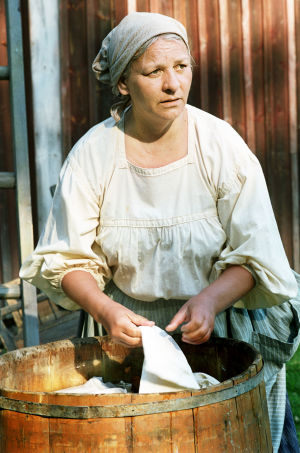 Tarja Keinänen (Heta) tv-draamassa Venny (2003).