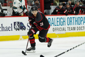 Sebastian Aho höll sin poängsvit vid liv. Sebastian Aho, Carolina Hurricanes