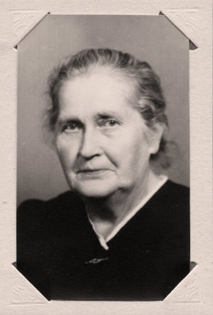 Meri Louholksen isoäiti isän puolelta, Hildur Louhos.