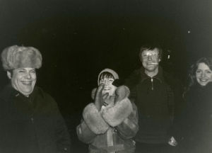 Meri Louhos ja saattajat Moskovan rautatieasemalla joulukuussa 1978.
