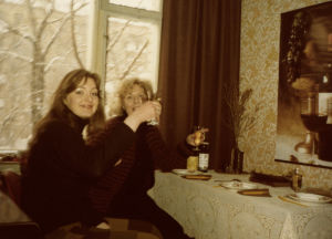 Meri Louhos ja Taru Loppela Moskovan konservatorion asuntolassa 1978.