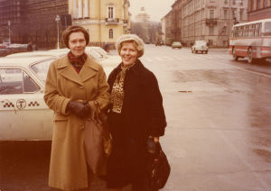 Meri ja Kirsti Leningradissa 1960-luvun lopulla. Kirsti von Boehm ja Meri Louhos Leningradissa 1960-luvun loppupuolella.