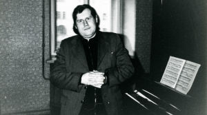 Nuori pianonsoiton opettaja Grigori Sokolov Leningradin konservatoriossa. Nuori pianotaiteilija Grigory Sokolov.