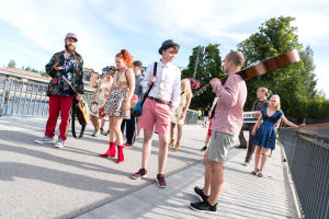 Uusi Päivä -sarjan viimeinen jakso Melkein kolmet häät.