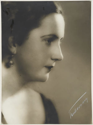 Minna Talvik-Palmgren 1930-luvun alussa. Minna Talvik-Palmgren 1930-luvun alussa.