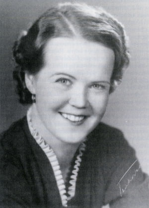 Mirjam Rokkanen-Helin ensikonsertin aikaan 1938.
