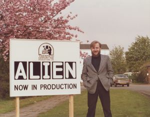 Käsikirjoittaja Dan O'Bannon unelmansa toteutumisen hetkillä. Alienin käsikirjoittaja Dan O´Bannon.