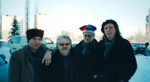 Juice, Remu ja Dave yhdistivät voimansa kimppakiertueelle helmikuussa 2002 ja Pedro Hietanen säesti. Pedro Hietanen