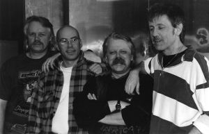 Yksi Pedro’s Heavy Gentlemen -sessioista Finnvox-studiolla. Mukana Hannu ”Hande” Lemola, Harri Merilahti ja Jukka Tolonen. Pedro Hietanen