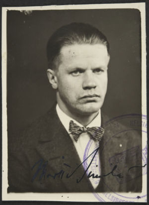 Martti Similä passikuvassa 30-luvulla (arvio). Kapellimestari Martti Similä 30-luvulla (arvio).