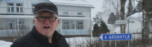 Härifrån kom vargen och fortsatte sedan mot Aronkylä, berättar spårexpert Vesa Mattila om hur vargen rörde sig nära Laihela centrum. Spårexpert Vesa Mattila