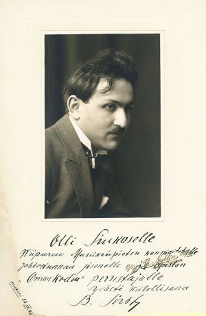 Viipurin musiikkiopiston vuonna 1918 perustanut armenialainen viulisti Boris Wolfson. Hän vaihtoi nimensä 1910-luvun lopulla ensin Sirobiksi ja 1935 Sirpoksi. Viulutaiteilija Boris Sirob (myöh. Sirpo) 1920-luvulla.