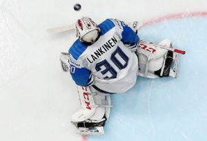Kevin Lankinen pressades mot Ryssland.