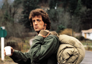 Sylvester Stallone ensimmäisessä Rambo-elokuvassa John Rambona. 