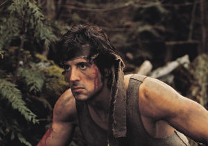 Sylvester Stallone ensimmäisessä Rambo-elokuvassa John Rambona. 