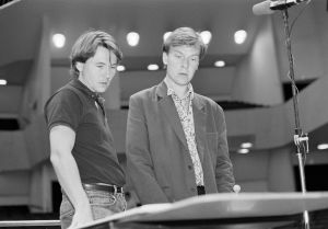 Säveltäjä Magnus Lindberg ja kapellimestari Esa-Pekka Salonen Kraft-teoksen harjoituksissa 1991.