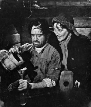 Näyttelijät Heimo Lepistö (Jooseppi Kenkkunen) ja Elvi Saarnio (Karihtaniemen Amanta). 