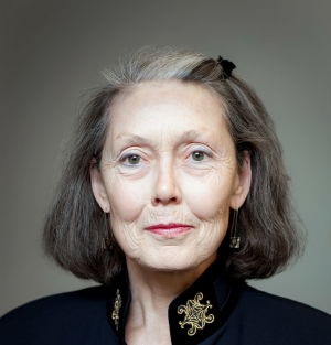 Enligt vadslagningsbyråerna ligger den kanadensiska författaren Anne Carson bra till för ett Nobelpris i litteratur i år. Anne Carson