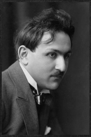 Armenialainen Boris Sirob ei jättänyt viipurilaisia kylmiksi. Viipurin Musiikkiopiston johtaja Boris Sirob noin 1929.