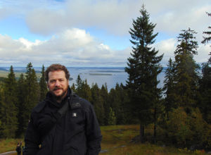 Yhdysvaltalainen tutkija Timothy Cook Kolin kansallispuistossa.